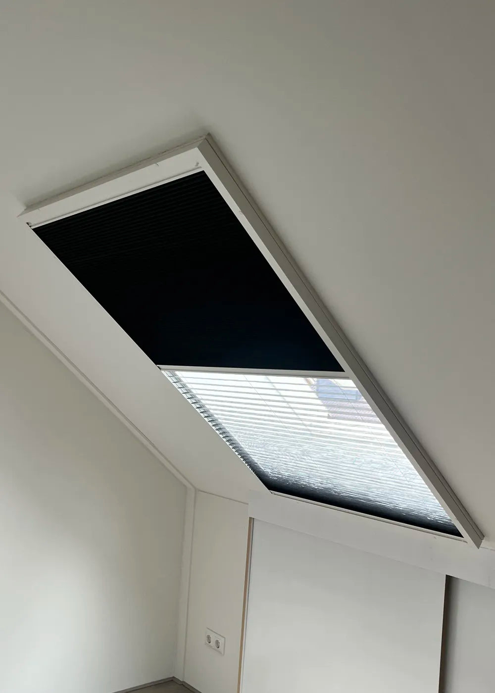 duo-plisse-hor-2_87a9e9ba-fcef-4c96-8875-52e12bad8539